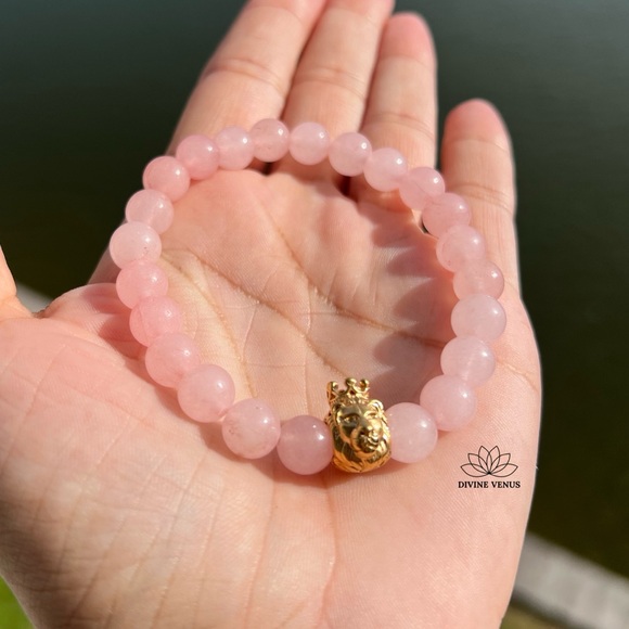 DIVINE VENUS Jewelry - Rose Quartz Lion Stretch Bracelet 🫶🏼